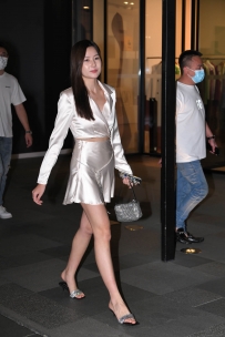 【精选街拍】Vol.1698 漂亮的气质小姐姐 [300P+2V-2.52GB]