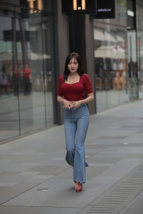 【精选街拍】Vol.2991 复古风喇叭牛仔裤 [138P-1.28GB]