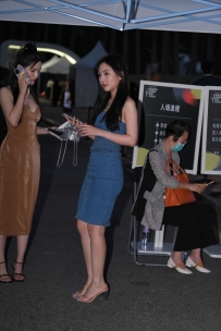 【精选街拍】Vol.2391 牛仔连体裙 [75P-1.95GB]