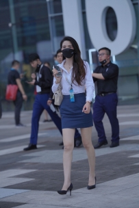 【精选街拍】Vol.1686 还在上班的蓝裙美女 [65P+1V-0.99GB]