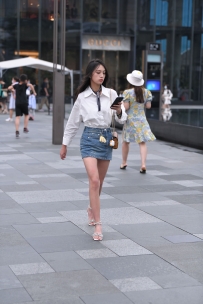 【精选街拍】Vol.2373 牛仔裙长发妹 [116P-3.27GB]