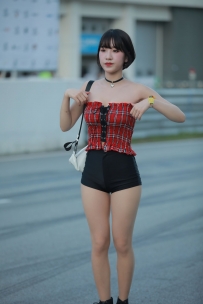 【精选街拍】Vol.2438 黑色热裤白嫩美腿 [29P-216MB]